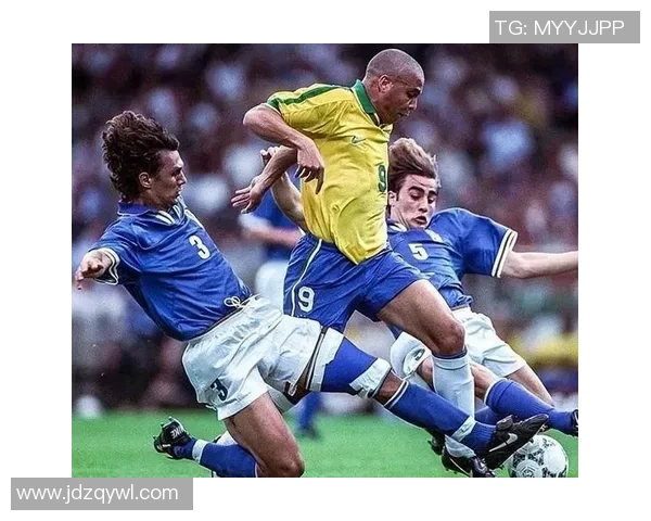 九八足球明星赛回顾罗纳尔多的传奇表现与赛场风采